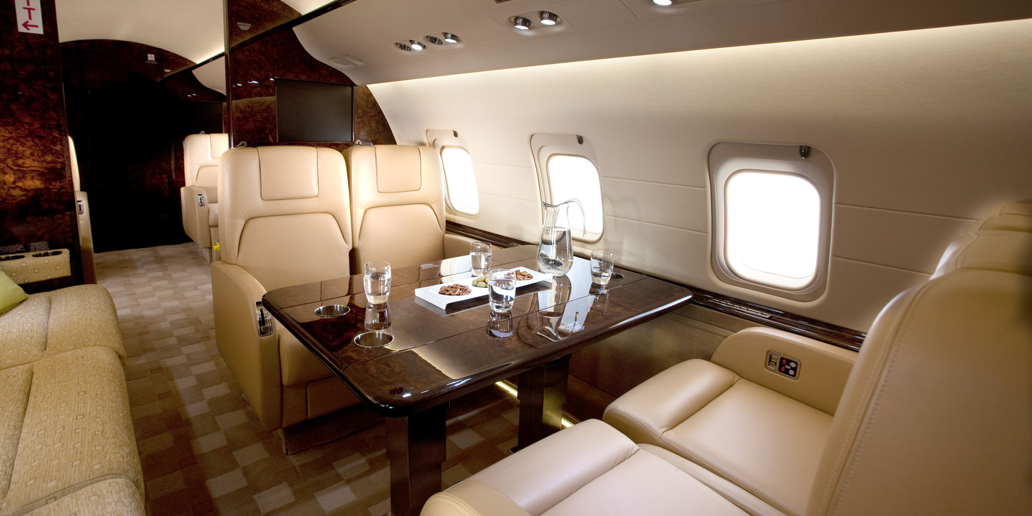 Challenger 850 cabin for Puerto Rico charter